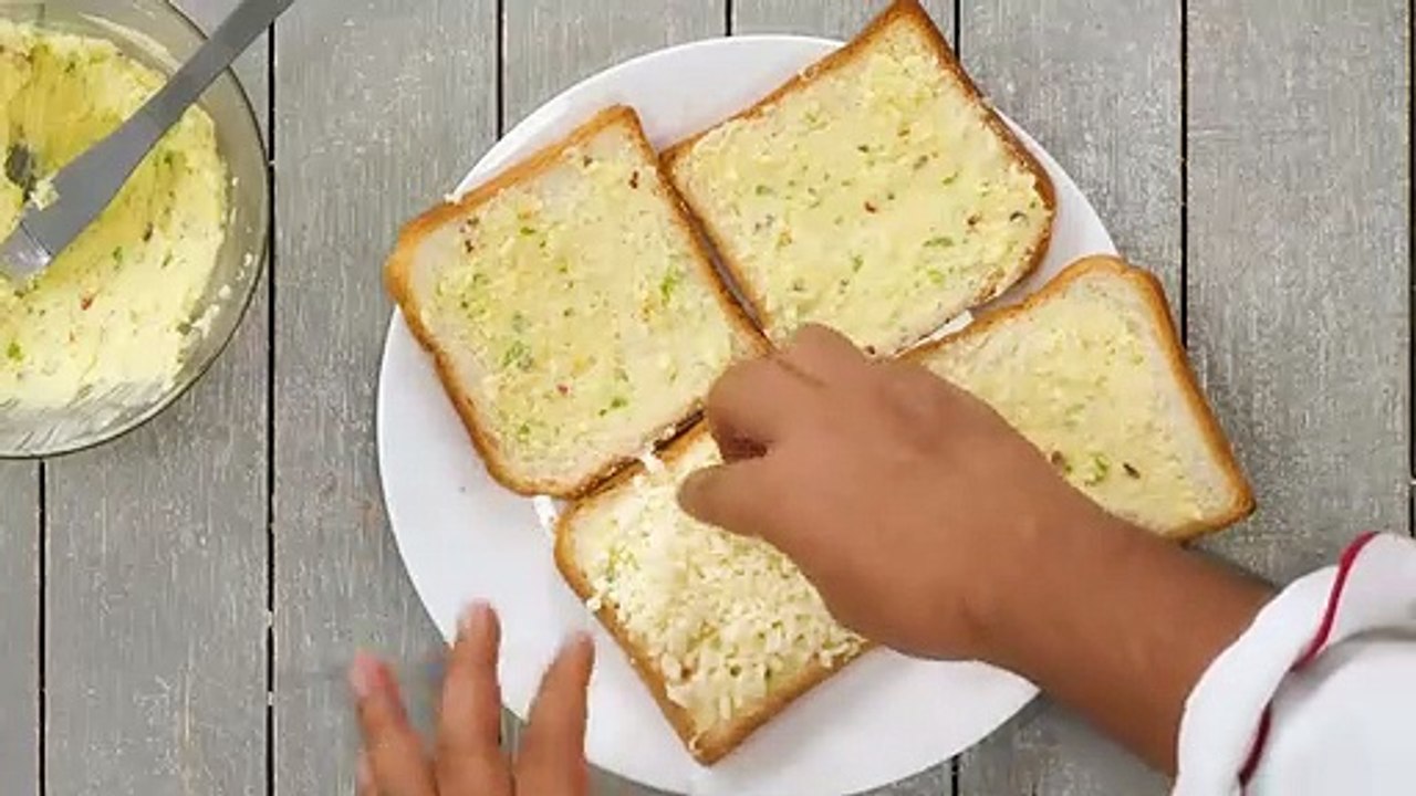 Garlic Cheese Bread Sticks Tawa Recipe - Easy Stuffed Dominos Without Oven Cookingshooking