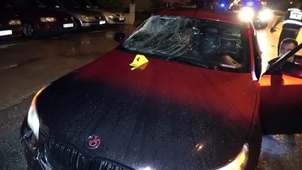 Otomobilin, bisikletiyle işe giden şahsa çarpıp metrelerce savurduğu feci kaza kamerada