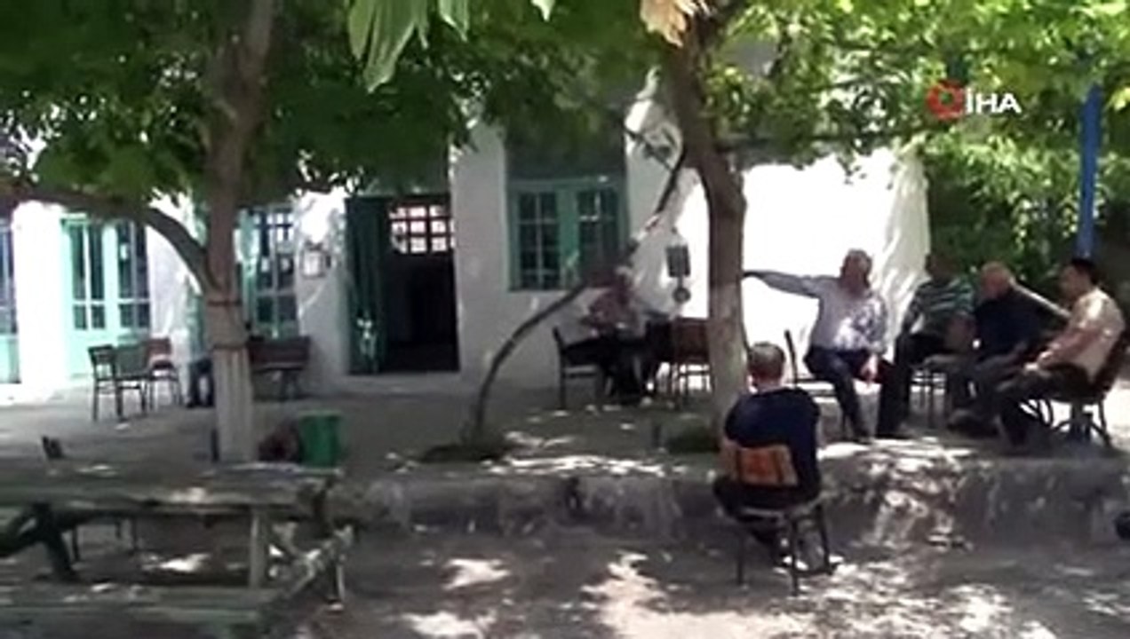 Yaşlılar 50 yıl sonra yeniden kurulan ‘cıngırdak’ ile çocuklar gibi eğlendi