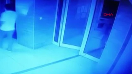 İSTANBUL UKRAYNALI MODEL REZİDANSA GİRERKEN GÜVENLİK KAMERASINA YANSIDI