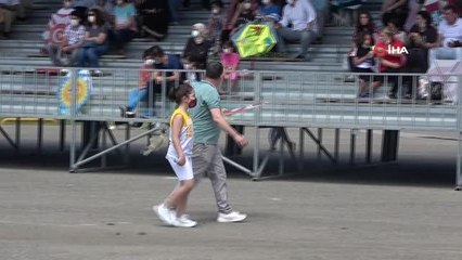 Samsun'da uçurtmalar gökyüzünü şenlendirdi