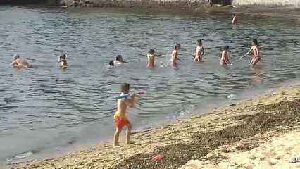 Guerra a los 'furtivos de bañador'