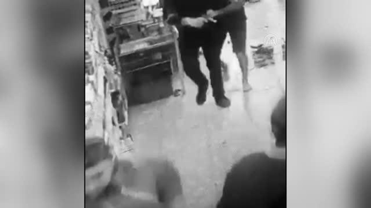 Son dakika... Markette müşteri ile tartışan kasiyer, kurusıkı tabancayla ateş açtı