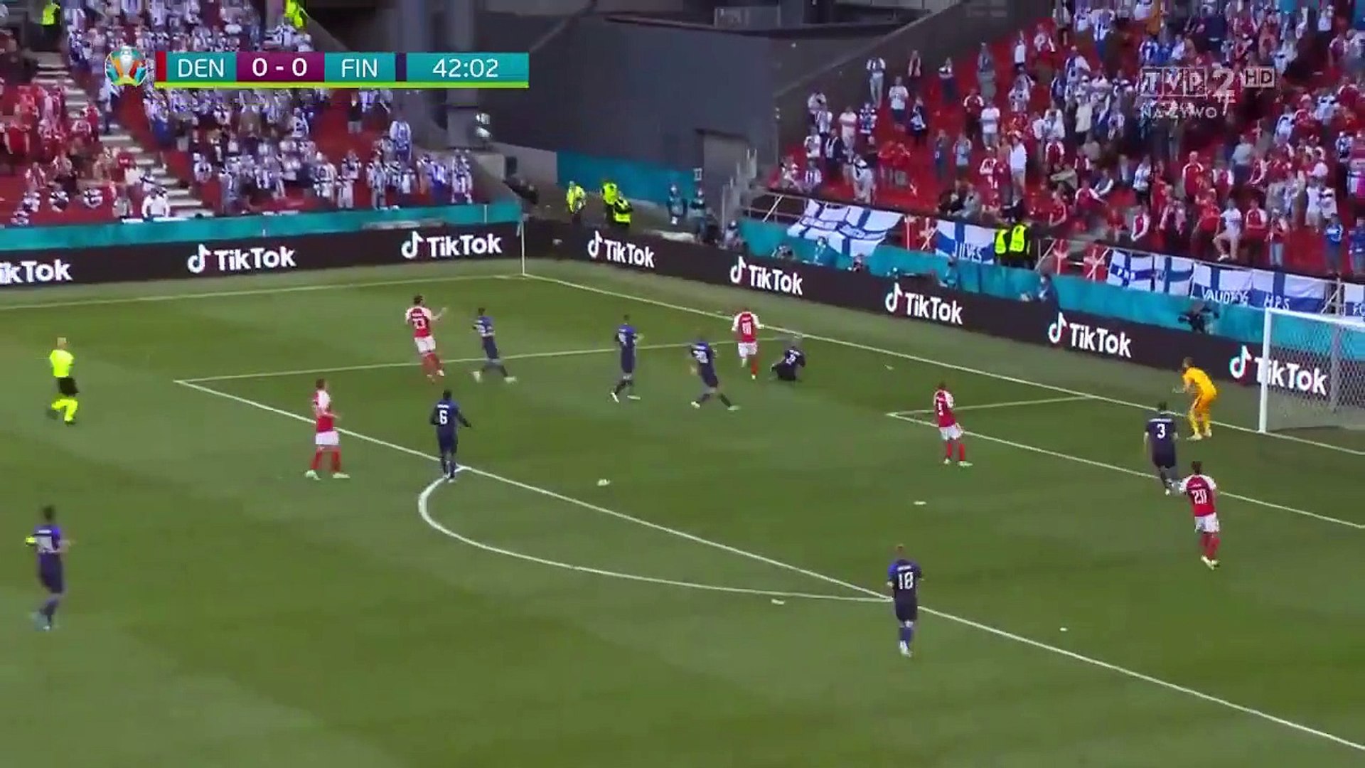 EURO 2021: Scène effrayante en plein match, le joueur Danois Christian  Eriksen s'est écroulé sur la pelouse victime d'un malaise cardiaque - Vidéo  Dailymotion