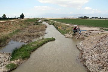 Kırıkhan'da üreticiler sulama sorununun çözümünde emeği geçenlere teşekkür etti