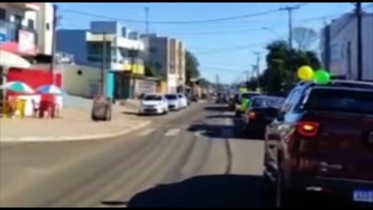 Familiares e amigos fazem homenagem a Valdeci dos Santos Felício, que faleceu em razão da Covid-19