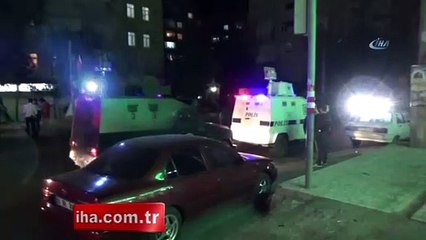 Zırhlı polis aracı takla attı