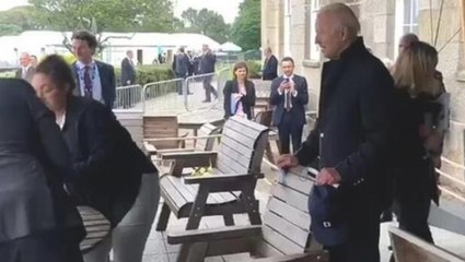 ABD Başkanı Biden, gazetecileri oturduğu masadan kovdurdu