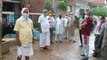 UP: Villagers fight with the vaccination team in Hamirpur