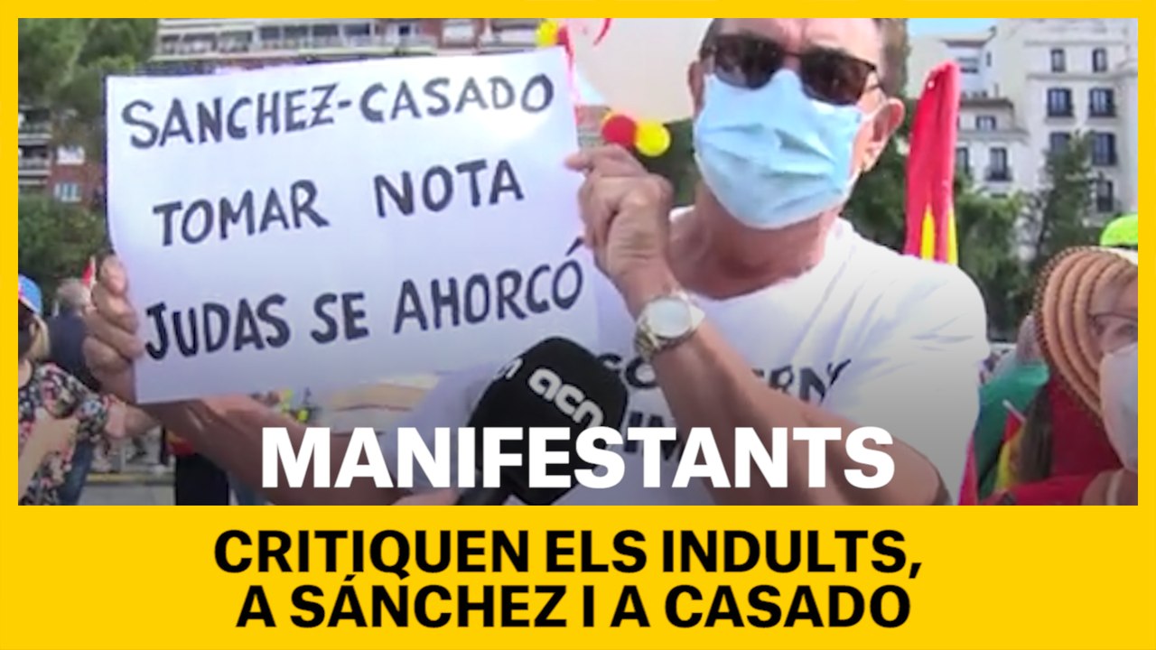 Manifestants a Colón critiquen els indults, Sánchez i Casado
