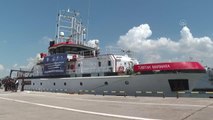 TÜBİTAK Marmara Araştırma Gemisi, İzmir Limanı'nda karşılandı (1)