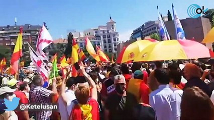 Más de 200.000 personas gritan "¡No!" a los indultos de Sánchez en Colón