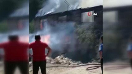 Trafo patladı, 3 köy evi küle döndü