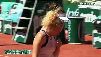 Roland-Garros 2021 : revivez les meilleurs moments du sacre de Krejcikova - SInakova contre Mattek-Sands - Swiatek