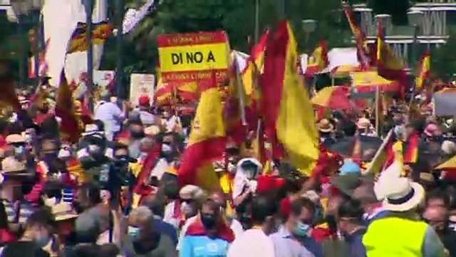 Masiva protesta en Madrid contra los indultos a los líderes independentistas de Cataluña