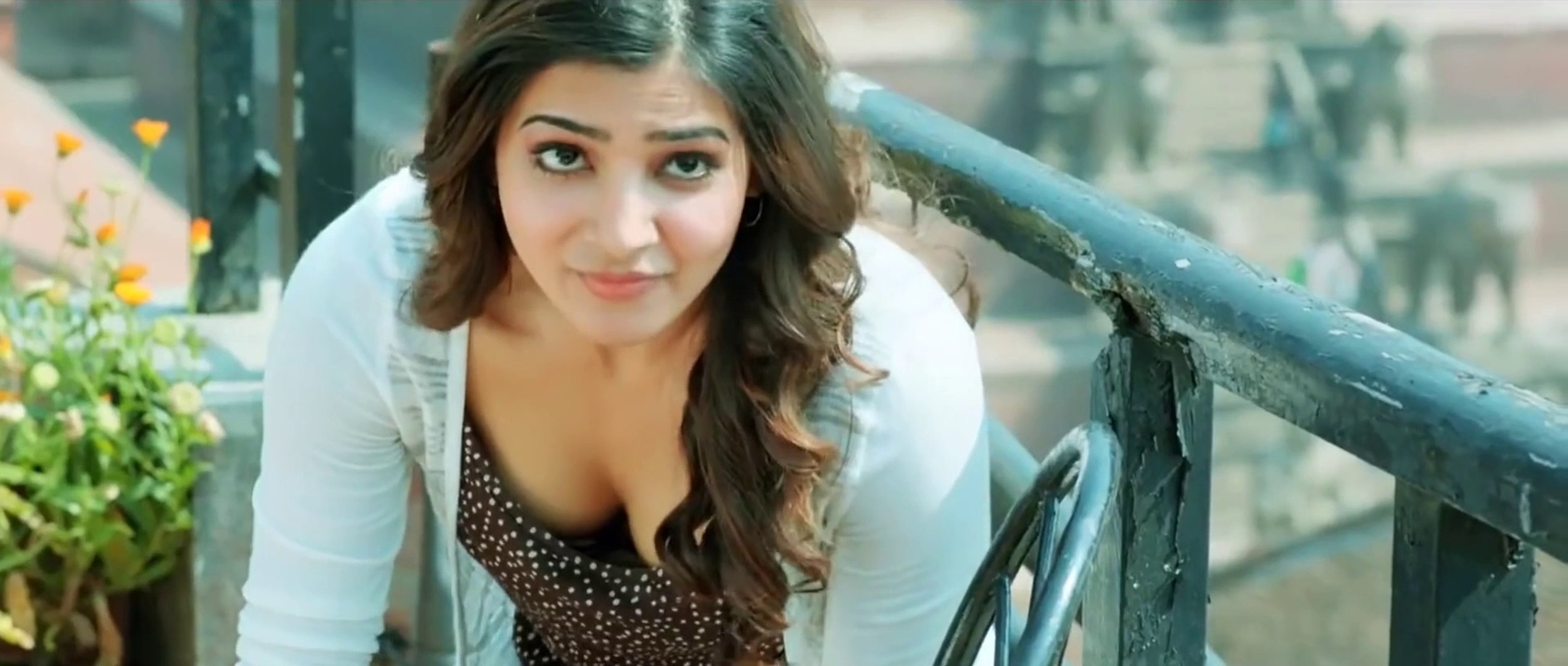 Samantha Ruth Prabhu boobs show in 10 Endrathukulla Hot High Clarity