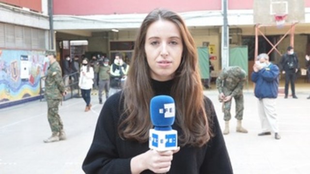 Informe a cámara: Abren los centros de votación para las elecciones regionales de Chile