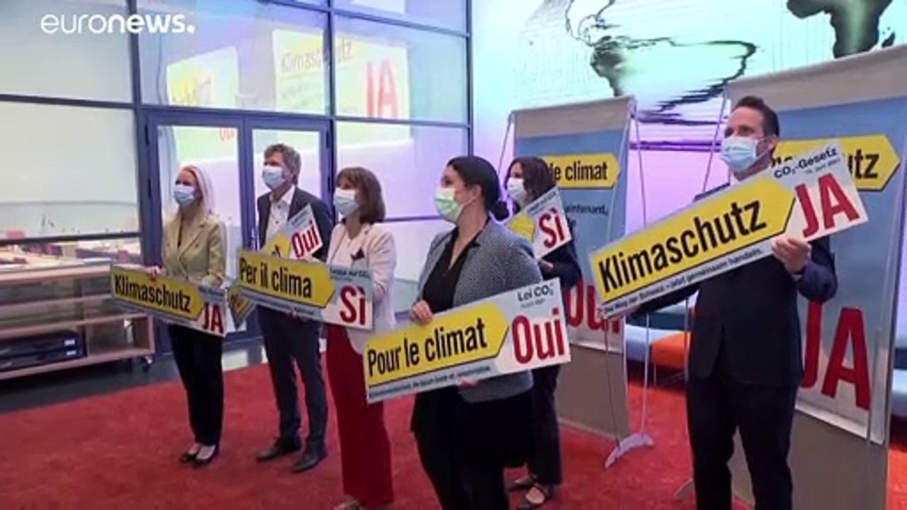 Δημοψήφισμα στην Ελβετία: «Όχι» στην χρήση φυτοφαρμάκων, «όχι» στην αύξηση «πράσινων» φόρων