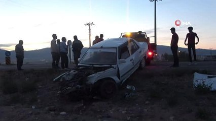 Niğde'de iki otomobil çarpıştı: 4 yaralı