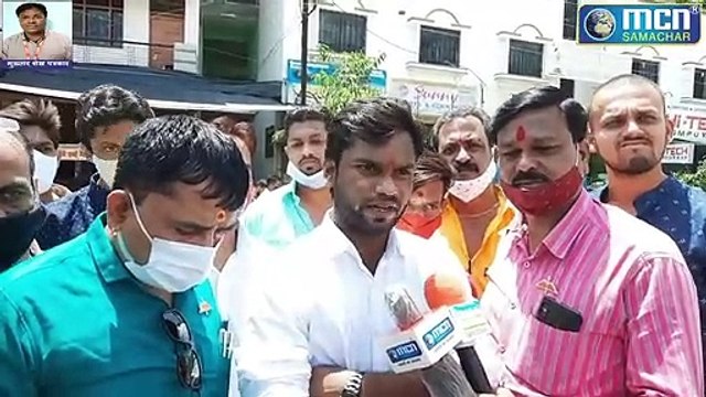 मंत्री आदित्य ठाकरे के मार्गदर्शन में धर्मराज अंबादास दानवे ने वृक्ष लगाए शहर में - MCN Live Lite