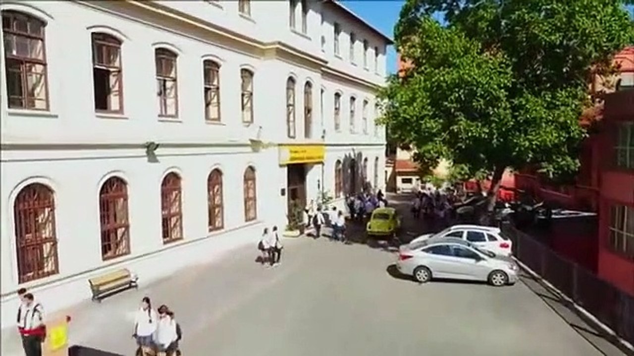 الحياة جميلة أحيانا الحلقة 1 القسم 3