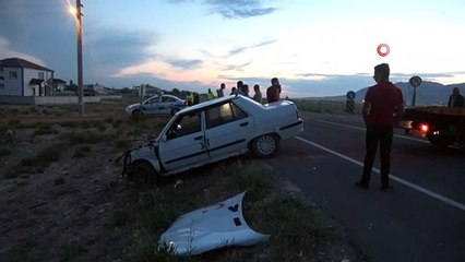 Niğde’de iki otomobil çarpıştı: 4 yaralı