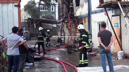 Geri dönüşüm deposunda korkutan yangın
