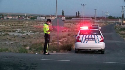 NİĞDE -  İki otomobil çarpıştı: 4 yaralı