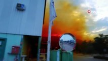 Fabrikanın kimyasal madde tankından sızıp havayla karışan nitrik asit gökyüzünü turuncuya boyandı