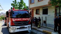 İSTANBUL - Sancaktepe'de iki katlı binada çıkan yangın söndürüldü