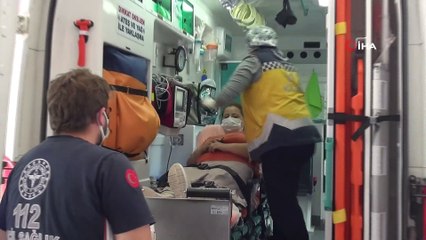 Bahçede otururken yılan sokan genç kız hastanelik oldu