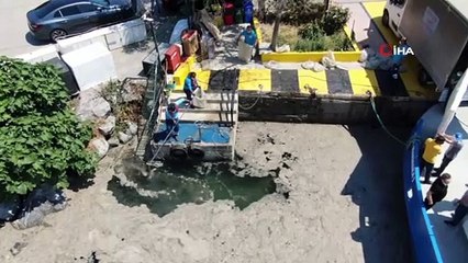 Bostancı’da müsilaj temizliği devam ediyor