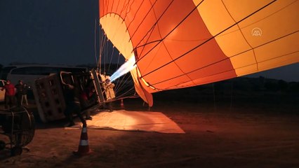 NEVŞEHİR - Jandarmanın 182'nci kuruluş yıl dönümü kutlama afişleri Kapadokya semalarında süzüldü