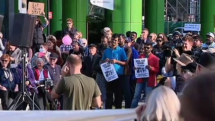 Hundreds of people in Perth attend vigil outside hospital