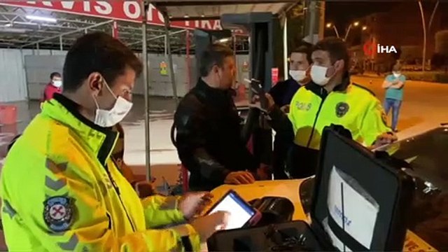 Polis ekipleri alkollü sürücüye dakikalarca dil döktü