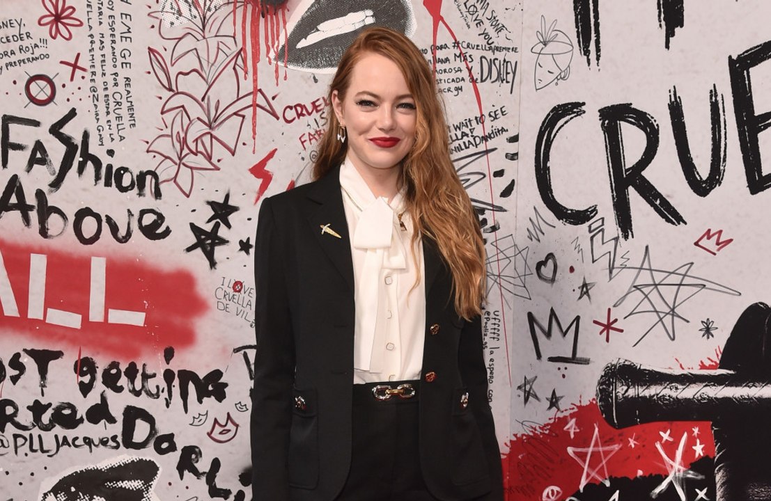 Emma Stone gets starstruck