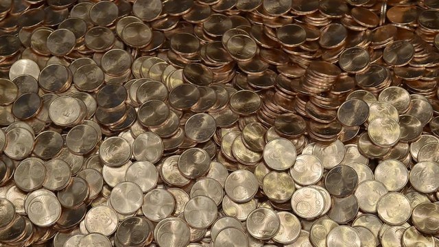 Il paye la pension alimentaire en versant 80.000 centimes dans le jardin de son ex femme