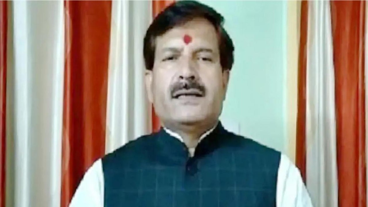 Here's what RJD leader said about LJP crisis