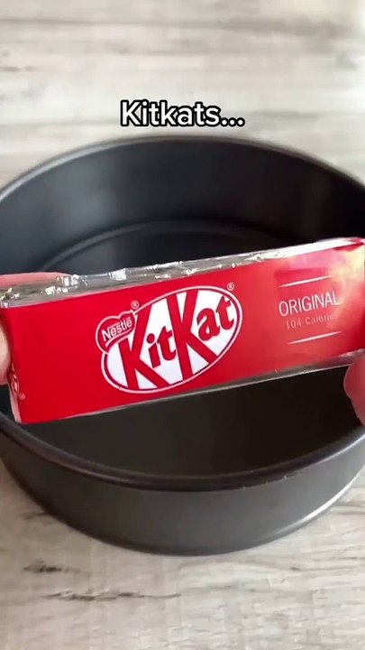 KitKat Cheesecake