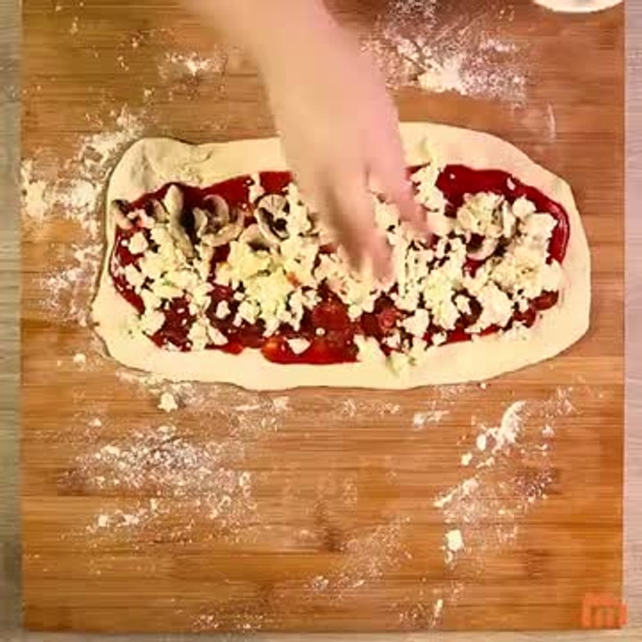 Mini pizza rolls