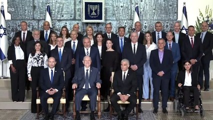 Israel escenifica la transición del poder en Naftali Bennett