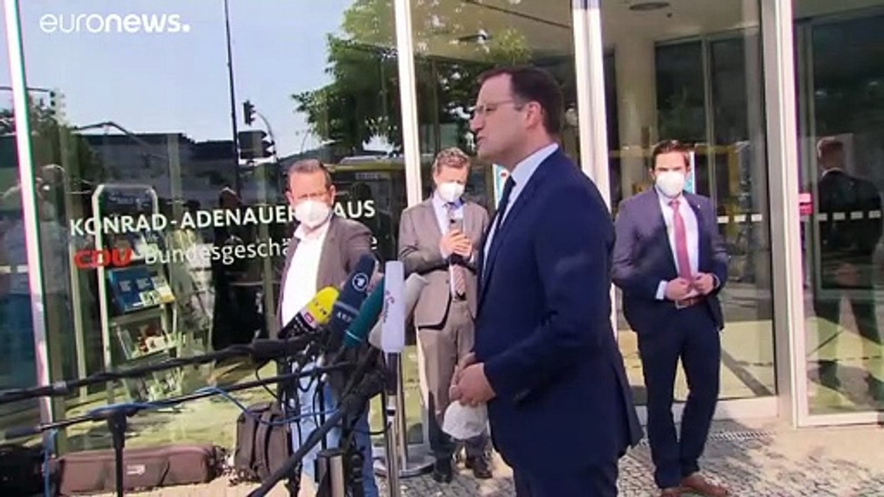 Weniger als 1000 Neuinfektionen: Spahn für Ende der Maskenpflicht