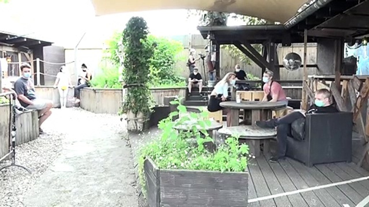 Spahn für stufenweises Ende der Maskenpflicht