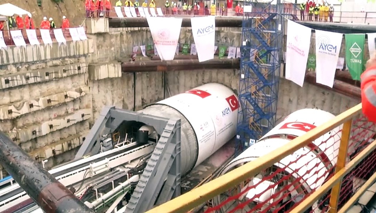 KOCAELİ - Karaismailoğlu: 'Gebze OSB-Darıca Sahil Metro hattımız aynı zamanda gar istasyonunda Marmaray'a da bağlanacak'