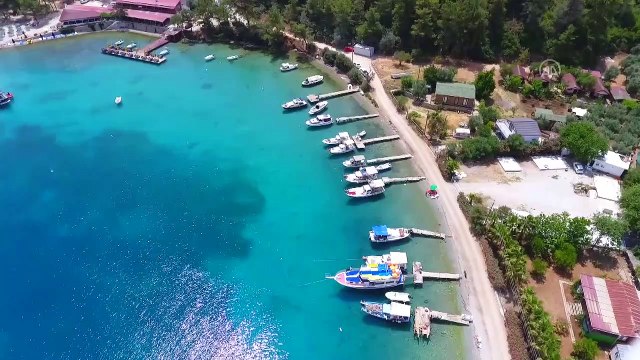 MUĞLA - Akbük Koyu'nda kaçak yapıların yıkımı devam ediyor