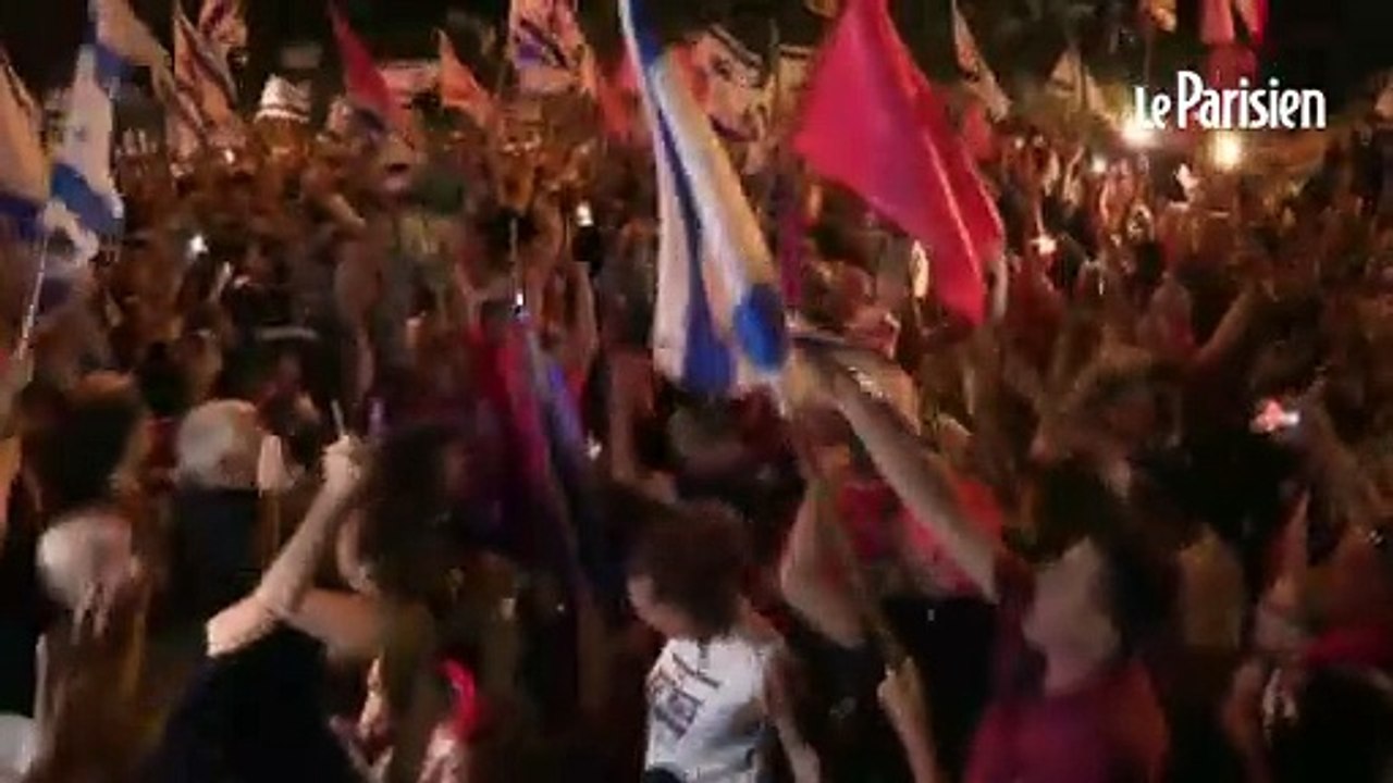 Jérusalem: des Israéliens fêtent le départ du pouvoir de Netanyahu