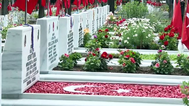 İSTANBUL - Jandarma Teşkilatının 182. kuruluş yıl dönümünde Edirnekapı Şehitliği'nde tören düzenlendi