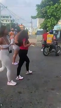 Cantante urbano Onguito Wa atropella a dos personas y huye del lugar