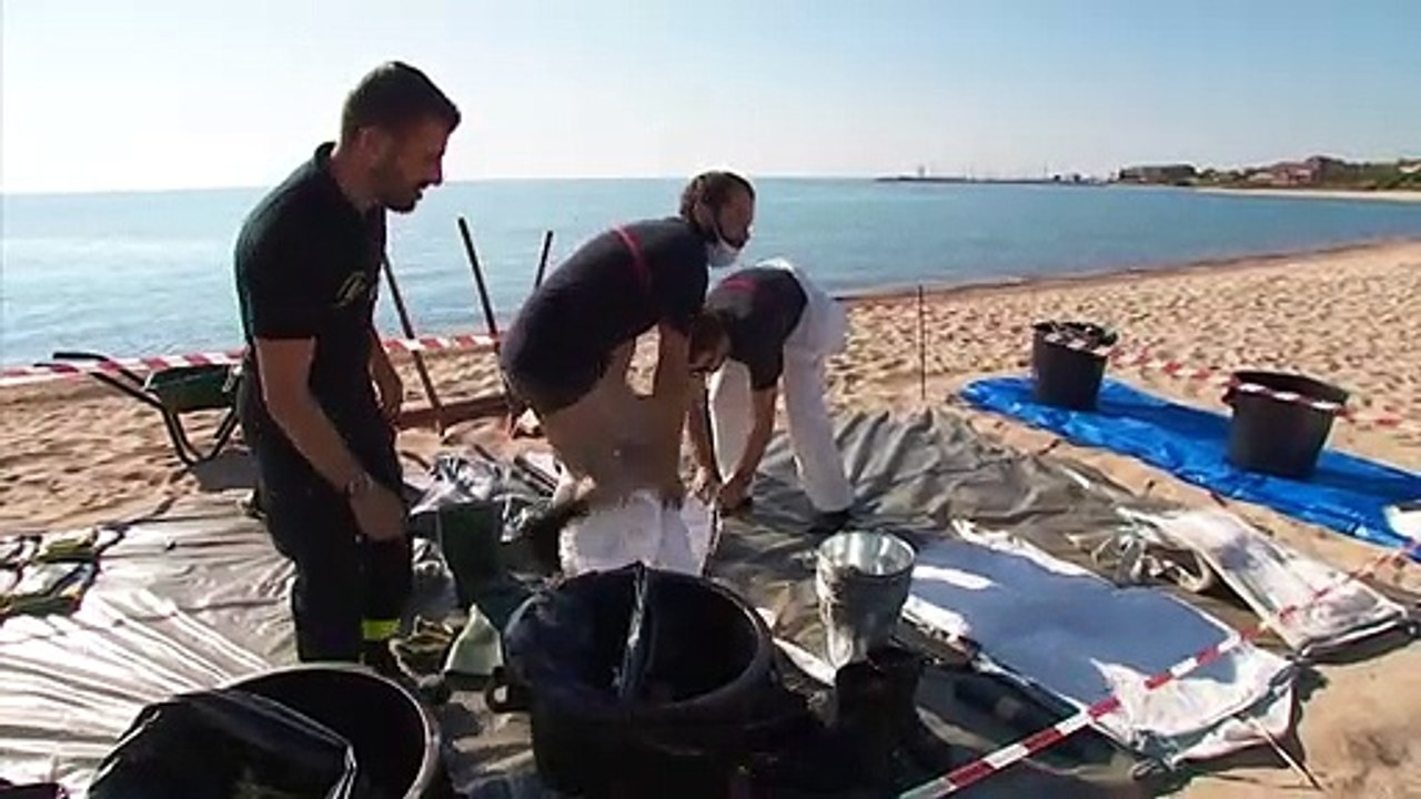 Korsika kämpft gegen Folgen von Ölteppich