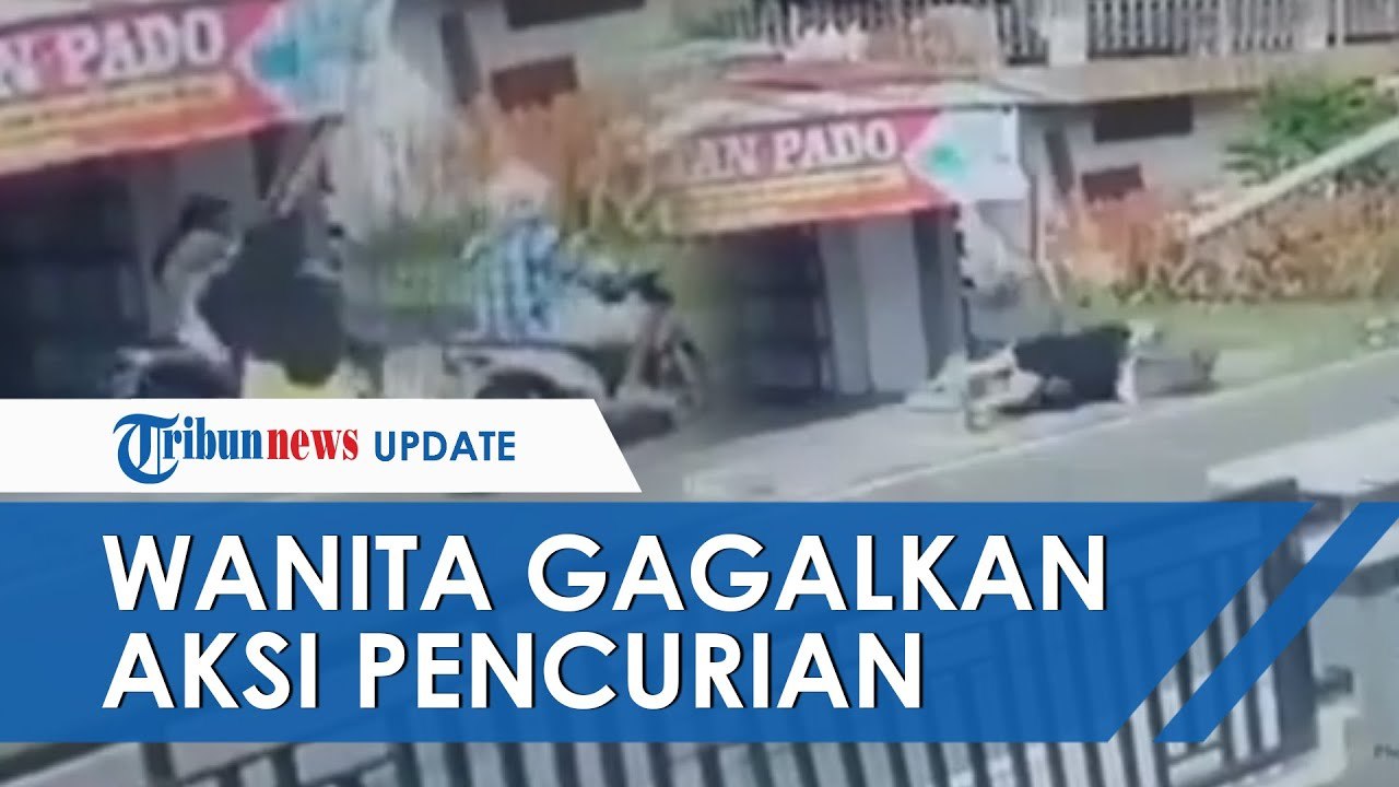 Viral Video Emak-emak Gagalkan Aksi Pencurian Uang Rp8 Juta di Agam, Nekat Lompat ke Motor